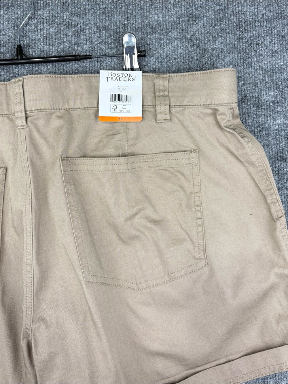 NEW Boston Traders Women's Elastic Waist Casual Shorts Size 16 Tan Cargo Chino - Picture 2 of 4